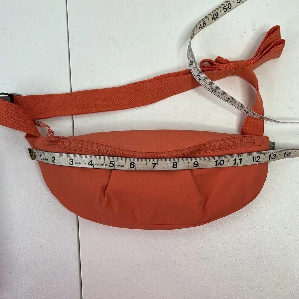 Athleta Kinetic Waist Bag‎ Belt Fanny Pack Adjustable Strap Zip Closure Orange